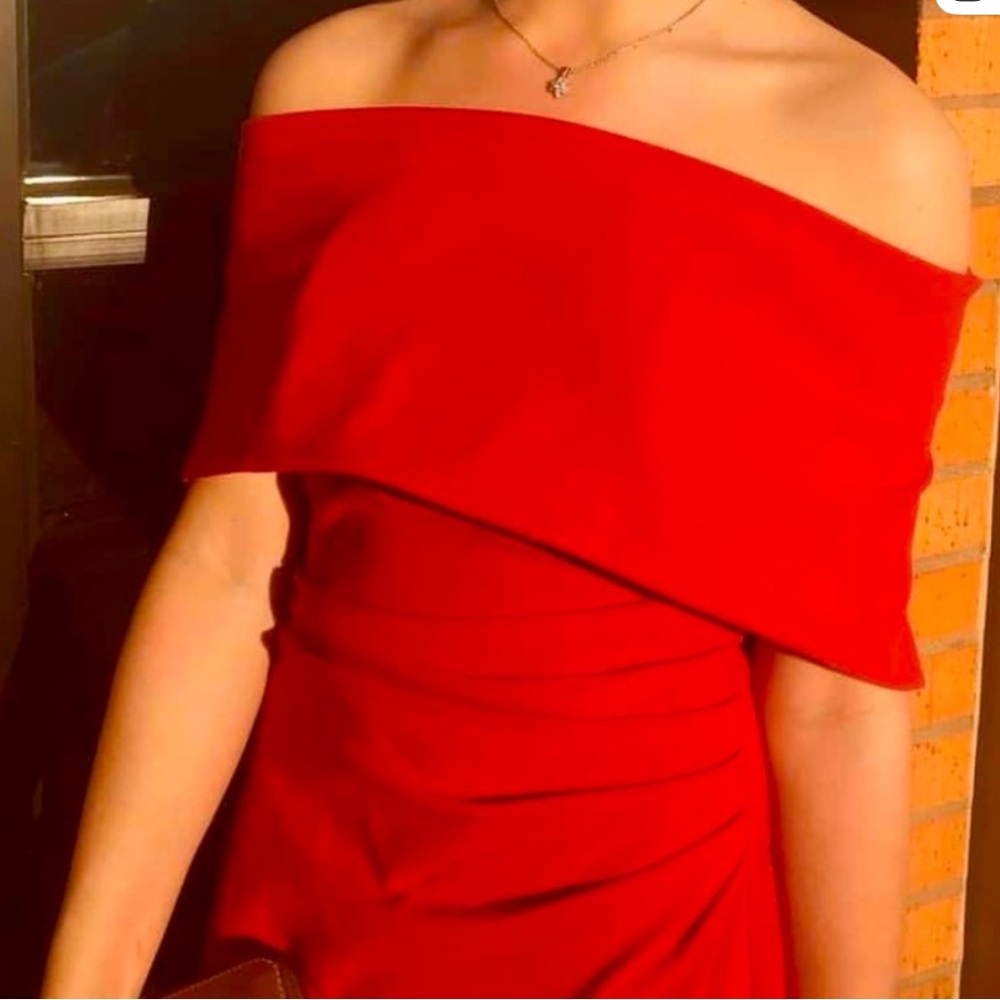 Beautiful Vince Camuto Red Off-the-Shoulder Ruched Trumpet Gown Size 6P - Picture 2 of 16